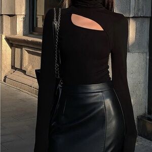 Black asymmetric turtleneck top - nwt